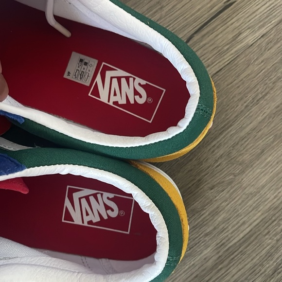 Vans - Picture 6 of 7